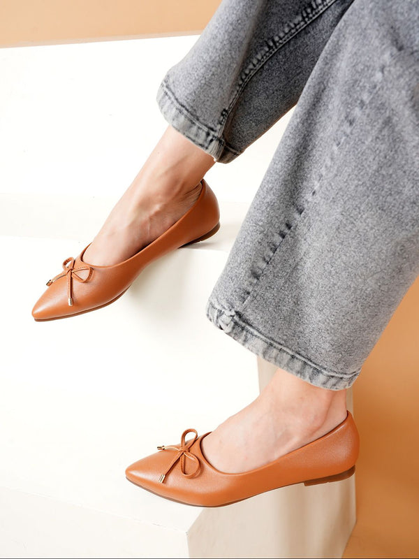 Lavie Women Solid Synthetic Party Mojaris with Bows Flats